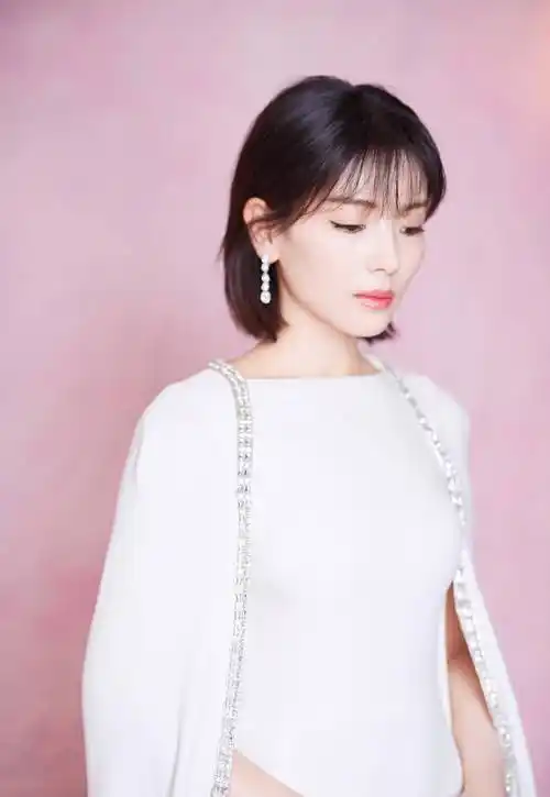 42岁刘涛皮肤状态真好,早上6点起床晨练,营销号都被她感动了_起跑线