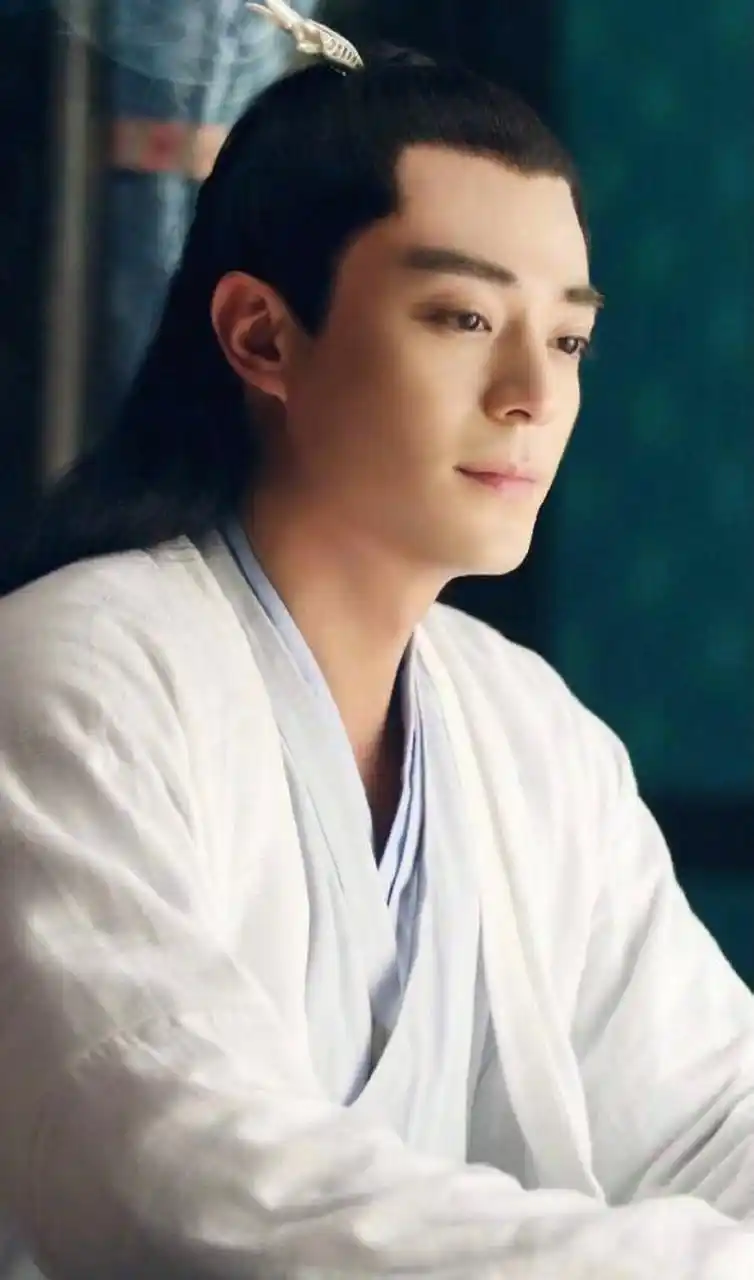 2015年《花千骨》,霍建华饰演白子画.