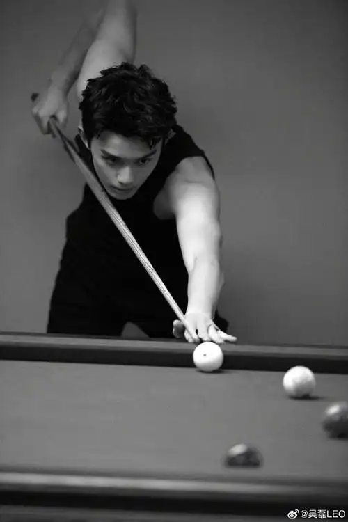 把少年感和人夫感做到极致融合的只佩服吴磊