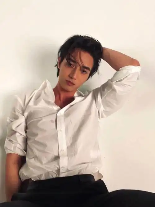 萧亚轩交新男友了,混血,很帅,小她15岁 - 知乎