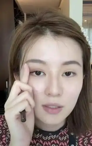 乔欣直播手把手教你放大双眼,你还注意乔欣有了哪些变美的小招数