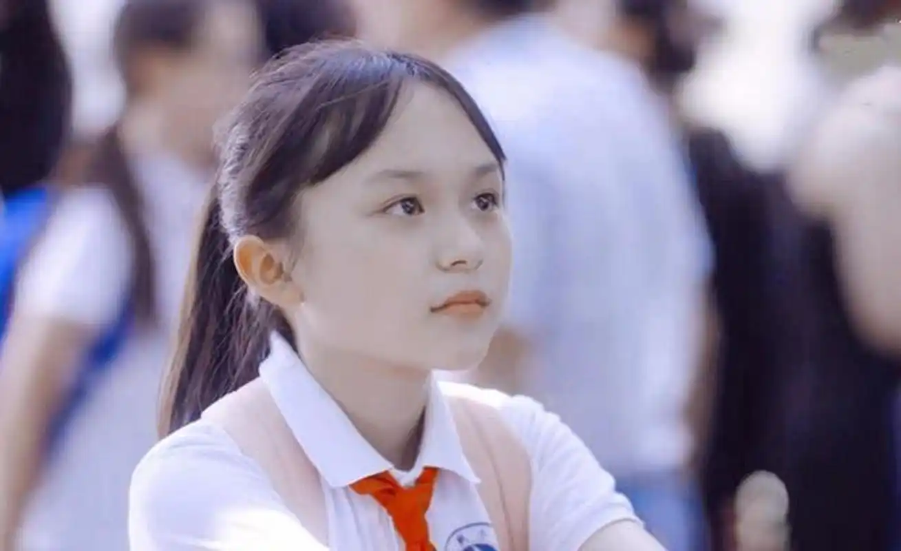 《小舍得》小女孩夏欢欢原来跟来自农村的米桃关系很好,后来因为妈妈