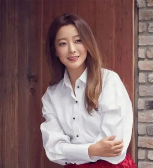 自韩国起步以来,金喜善几乎从未缺席过女主角的光环,她出生于一个名门