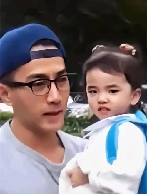 曝刘恺威忙再婚顾不上小糯米欲送她去北京上学与杨幂团聚