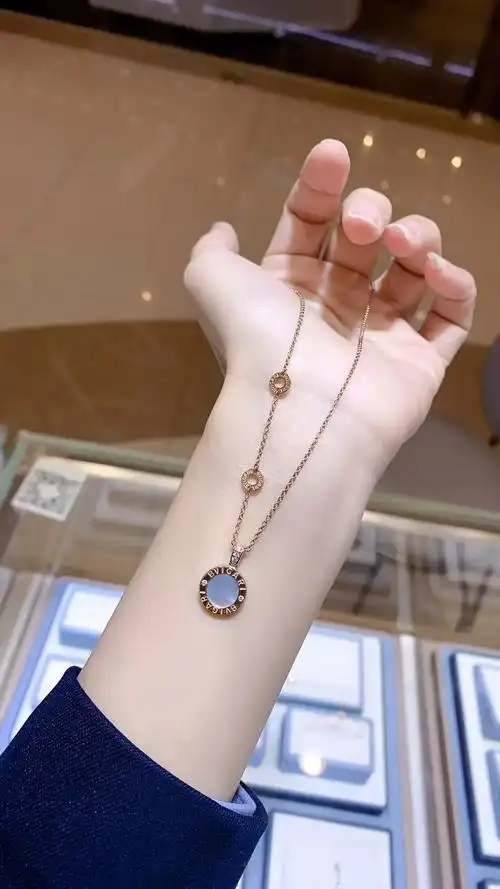 宝格丽黑白项链 想黑就黑,想白就白,随心搭配 - 抖音