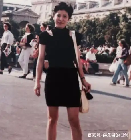郭碧婷的婆婆好美!向太陈岚年轻时照片曝光,美貌身材不输女明星