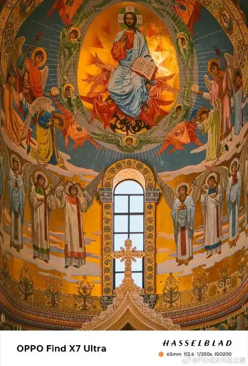 第一次去海生崴,第一次走进东正教堂,看到这些精美的壁画,真的太让人