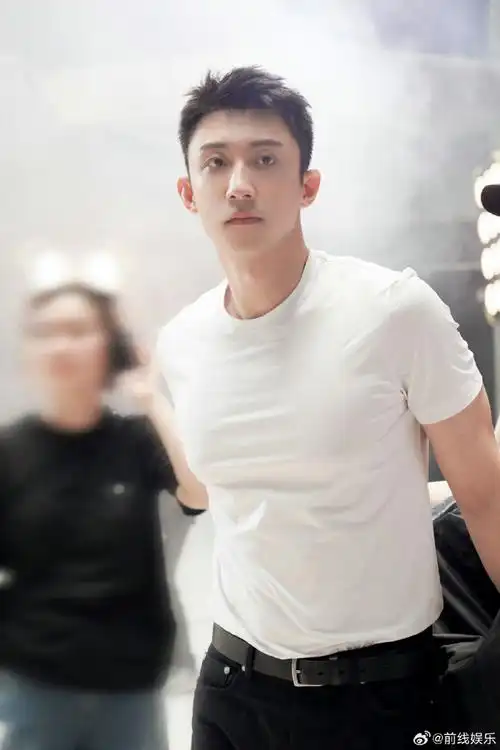 这身材,封神剧组看看黄景瑜吧#黄景瑜不去演封神可惜了