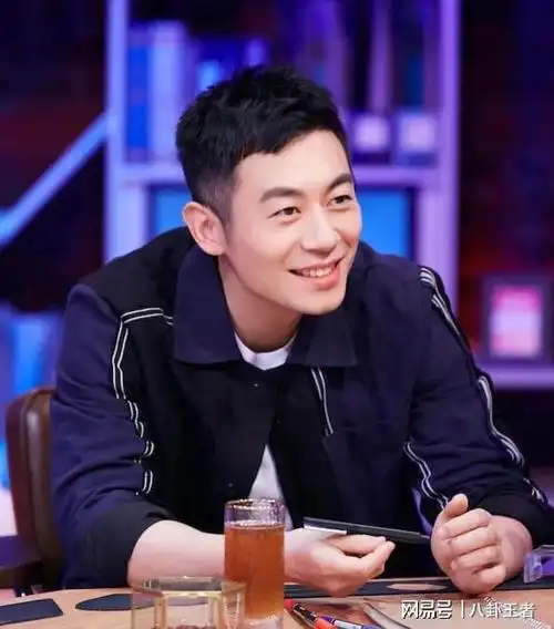 朱亚文快闭嘴拒绝抱吴昕却揩油周迅刘浩存诋毁女性大幅度夹菜