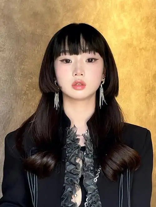 公主切发型  #今日妆容#圆脸公主切  #公主切卷发  #单眼皮妆容