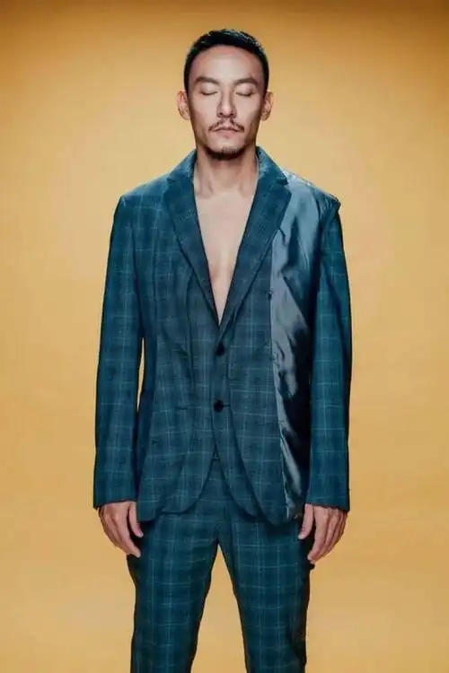 光头也可以回顾男神张震经典3大人气发型推荐大中分寸头你最爱哪一款