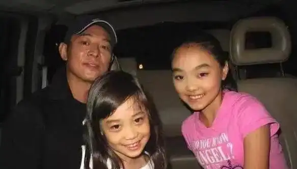 60岁李连杰现身台湾大喊我还没死因年事已高担心女儿病情