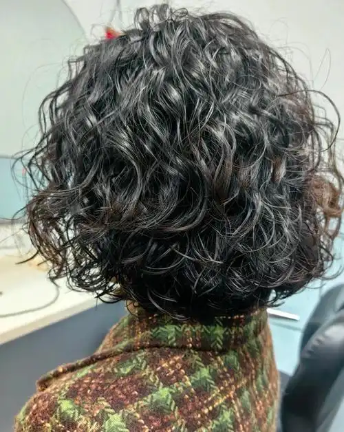 齐耳短发烫发,发量少的,细软的,脸型偏长的