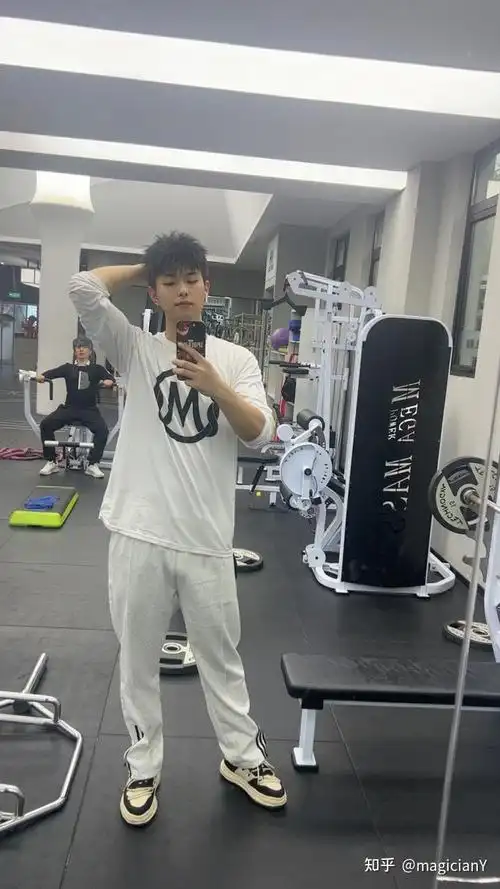 185cm170斤的男生算胖吗