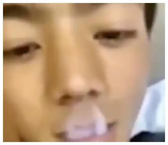 区别对待王源抽烟被骂惨丁真抽烟却被说是假的