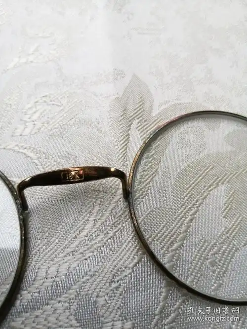 清未民初铜包金金丝眼镜,18k的眼镜,平光,收藏或自己带都是不错的选择