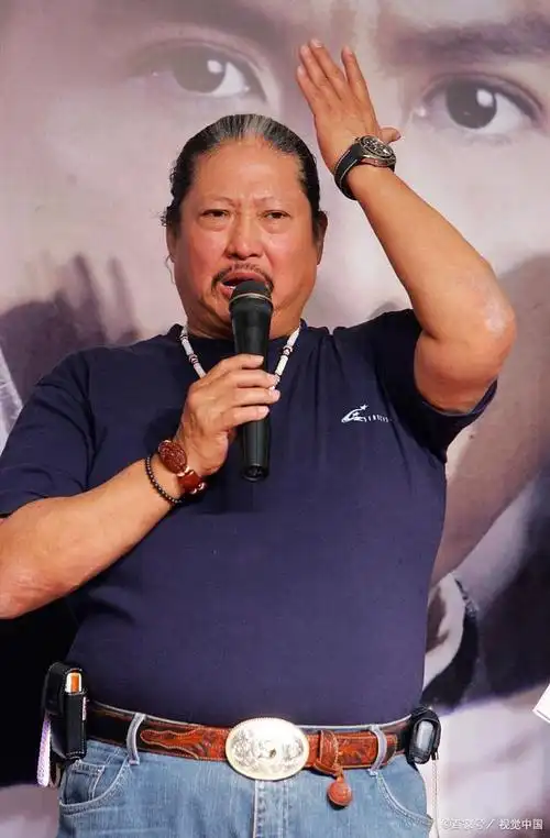 洪金宝为什么在香港地位这么高?