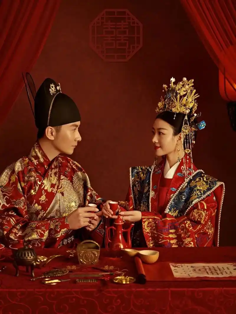 古装婚纱照 | 带你穿越古今.做摄影师十几年,最美的还是咱们 - 抖音