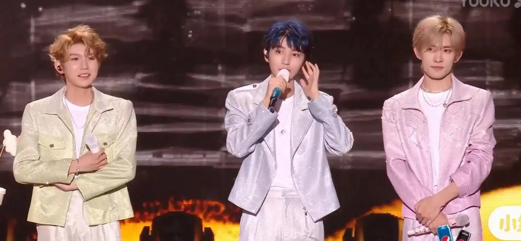 tfboys十年之约演唱会# 真的哭死[流泪] 王俊凯:太帅了哈哈哈哈,肝乙