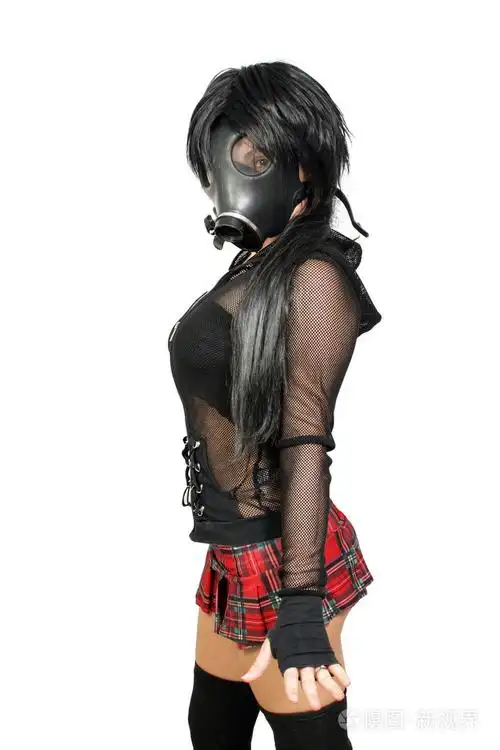 戴防毒面具的性感女孩2