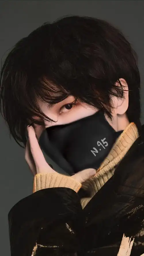 一个帮小姐妹二改的飒飒戴口罩的-摸摸华晨宇小手