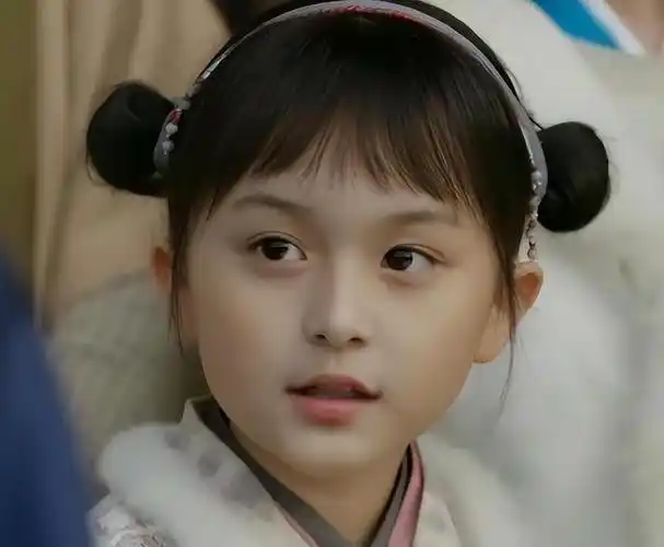 两岁出道年入百万,因太漂亮被禁止整容,如今的刘楚恬怎样了?