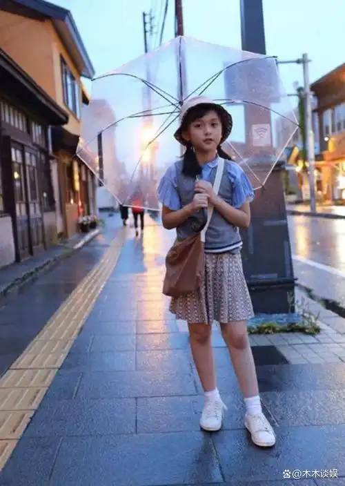 刘楚恬2岁出道年入百万因长相甜美被禁止整容如今长成啥样