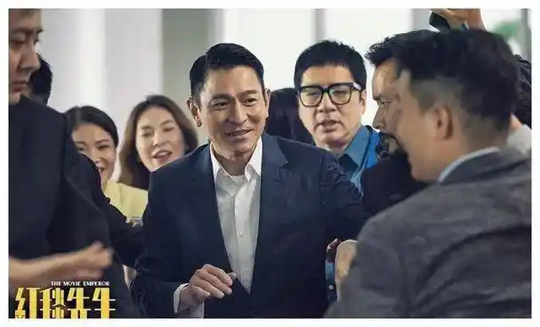 刘德华片酬成绩评估,网友疑《红毯先生》撤档责任定位不当._电影_宁浩