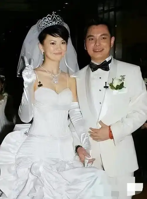 看见王新军对妻子cp态度才懂秦海璐为何自降身价也要嫁离异男