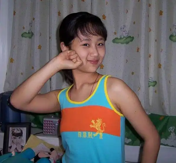 杨紫与男友车内热吻缠绵【附《家有儿女》精彩图】