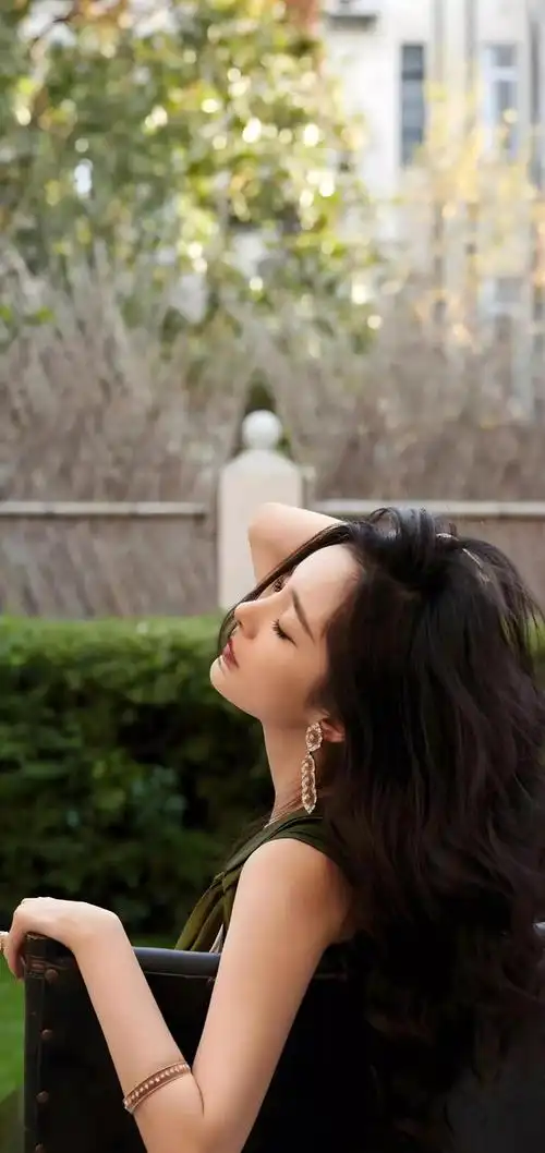 高清锁屏壁纸《杨幂》第1645期_网易订阅