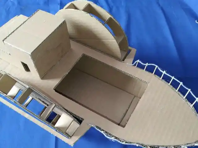 纸箱手工制作明轮船