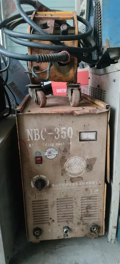 工厂扩大规模低价转让二保焊保焊机