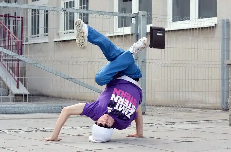 跳街舞_跳街舞图片