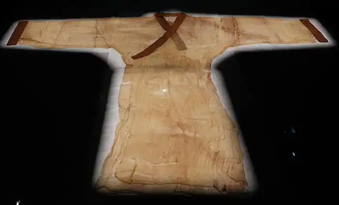 马王堆一号汉墓出土素纱襌衣(直裾)