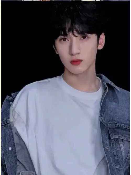 时代少年团严浩翔图片