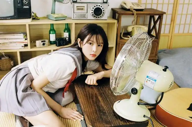 你的夏日清纯女友已上线