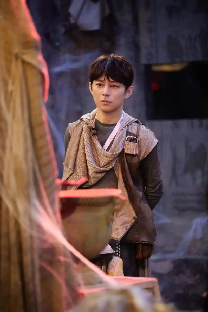 密室大逃脱失落的城邦 (上)#何炅 剧照!何老师回来啦95 - 抖音