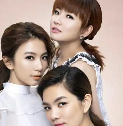 she中的"假小子"为什么可以在选秀节目中担任导师?