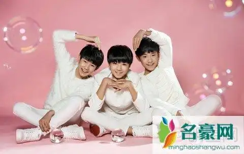 王源的女朋友李佳宁李佳宁和王俊凯吻照合照亲密照