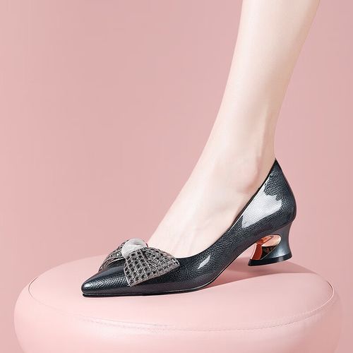 百丽驼美士轻奢漆皮中跟法式高跟尖头浅口单鞋女2024新款春秋香槟色