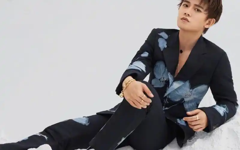 任嘉伦九号摩登时尚封面大片写真,高清壁纸图片,大陆明星-回车桌面