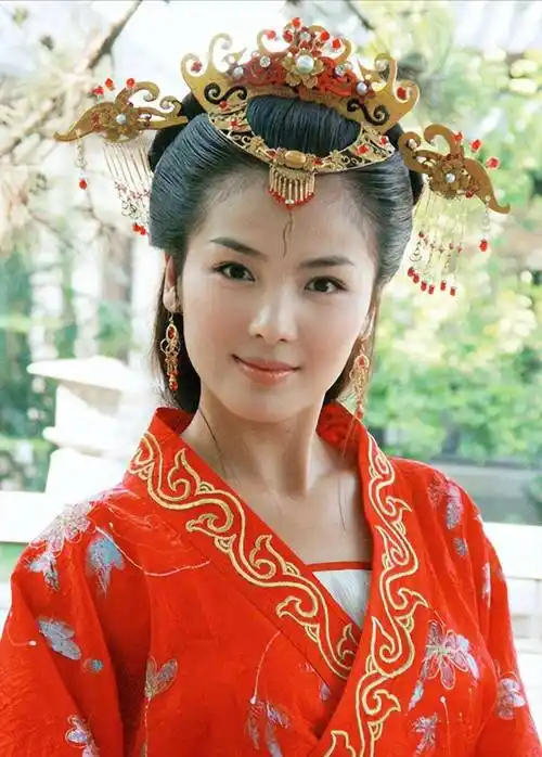 22位惊为天人的古装新娘,总有一位,是你心中的白月光_头饰_嫁衣_漂亮