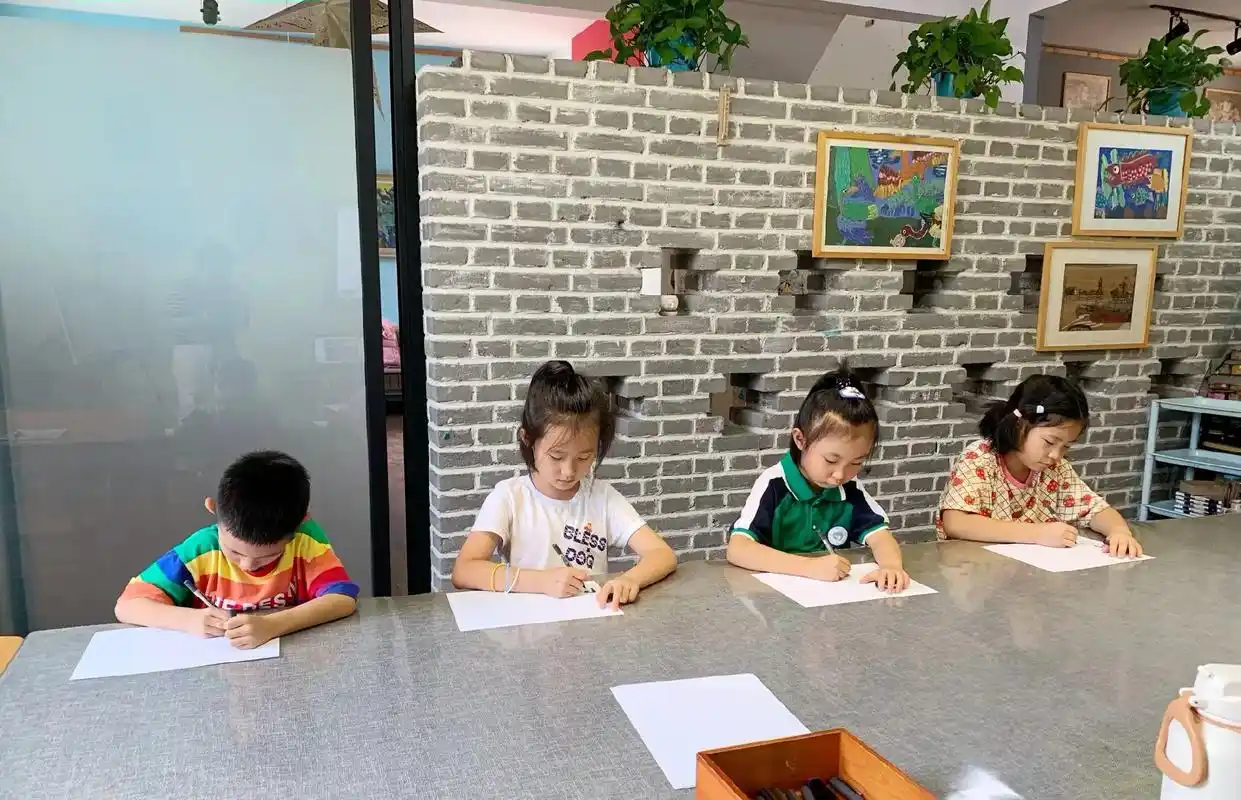 新升一年级小学生日记画,把感受记录下来,上课,下课,放学,体 - 抖音