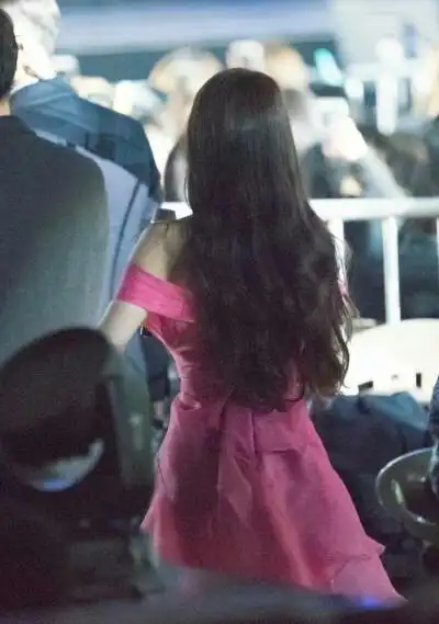 iu的背影也能很迷人