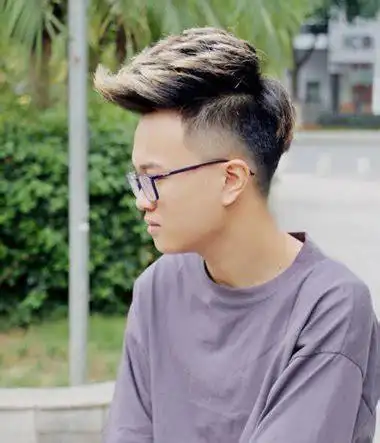 脸长的男生适合飞机头 男生小飞机头短发发型(2)_发型师姐