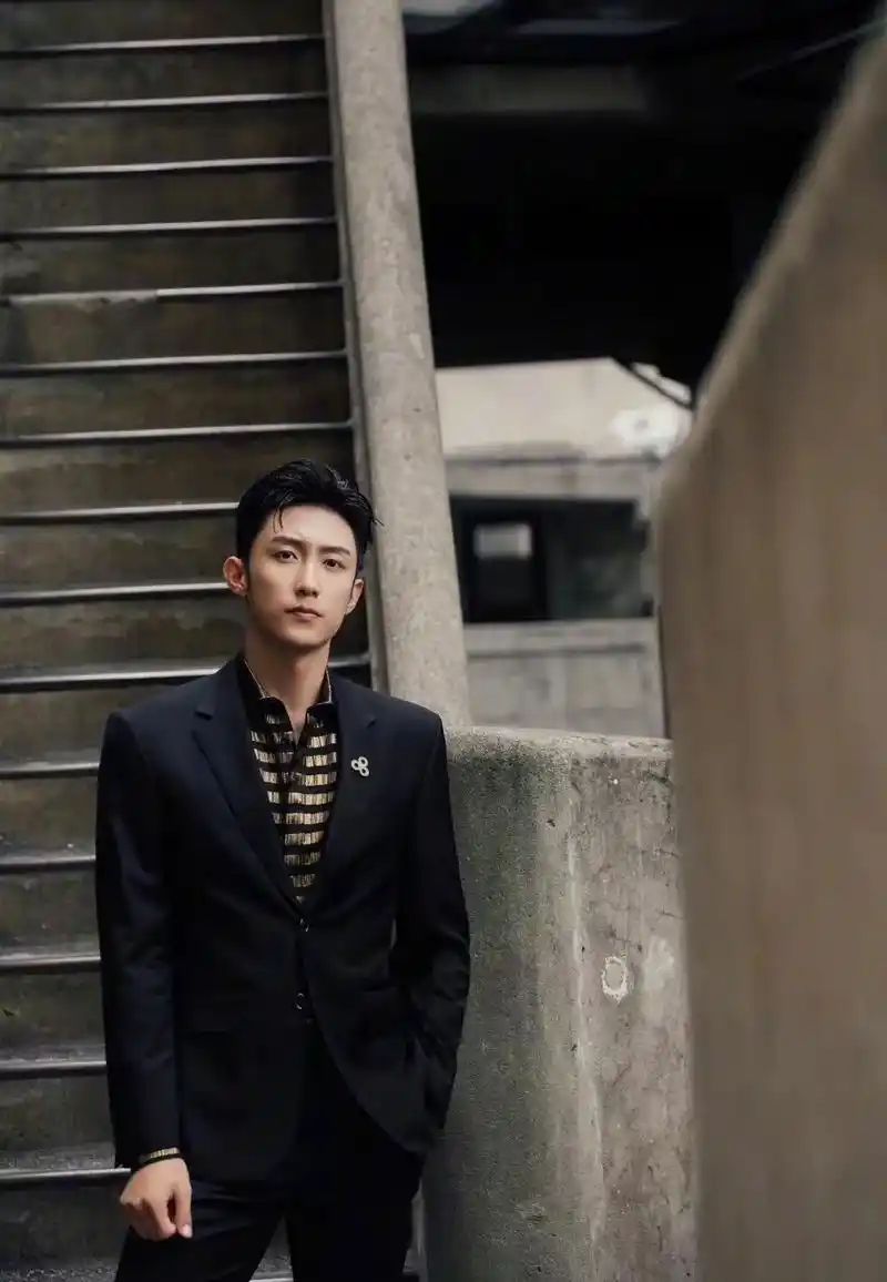 法老瑜,名场面#黄景瑜 #西装杀 - 抖音