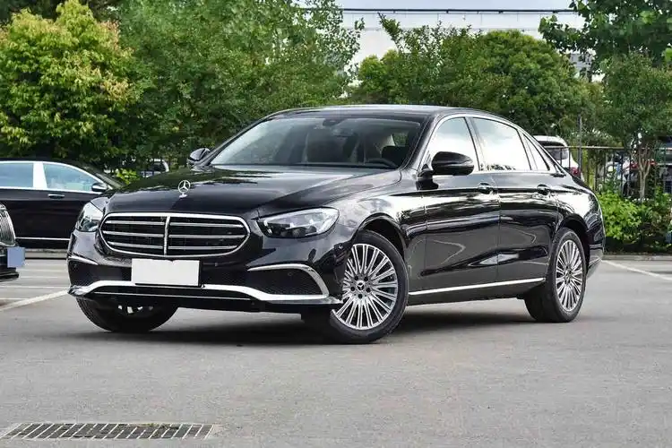 4s店2022年下半年的奔驰e300裸车价多少钱