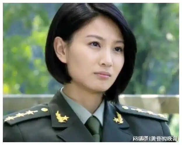 整容脸就别演军人!这7位女星亲身教其他演员,什么才是军人形象