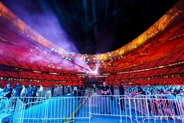 杰伦张杰华晨宇…盘点2018明星演唱会震撼人心的万人狂欢夜!